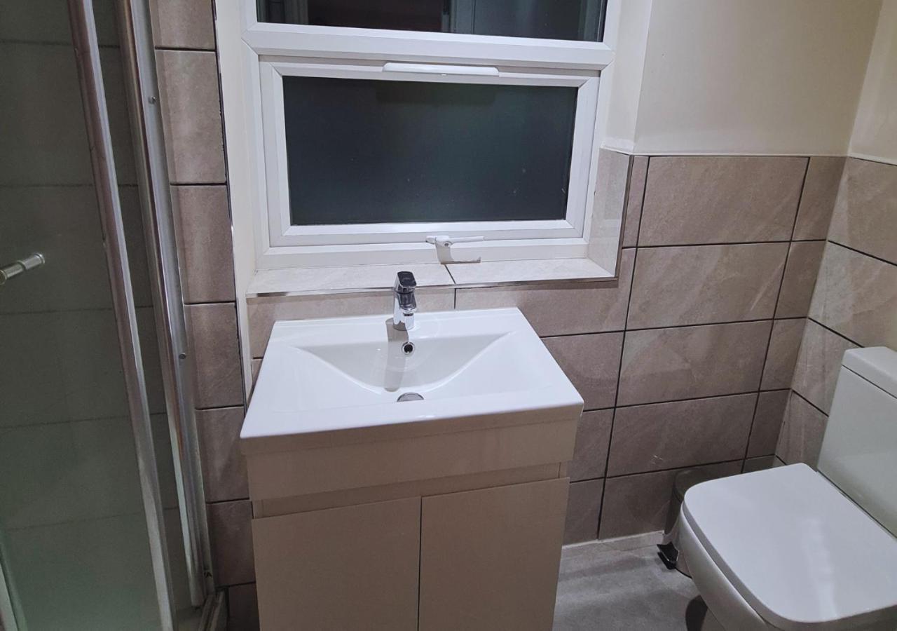 Modern 2 Bedroom Apartment In Peckham Лондон Екстериор снимка