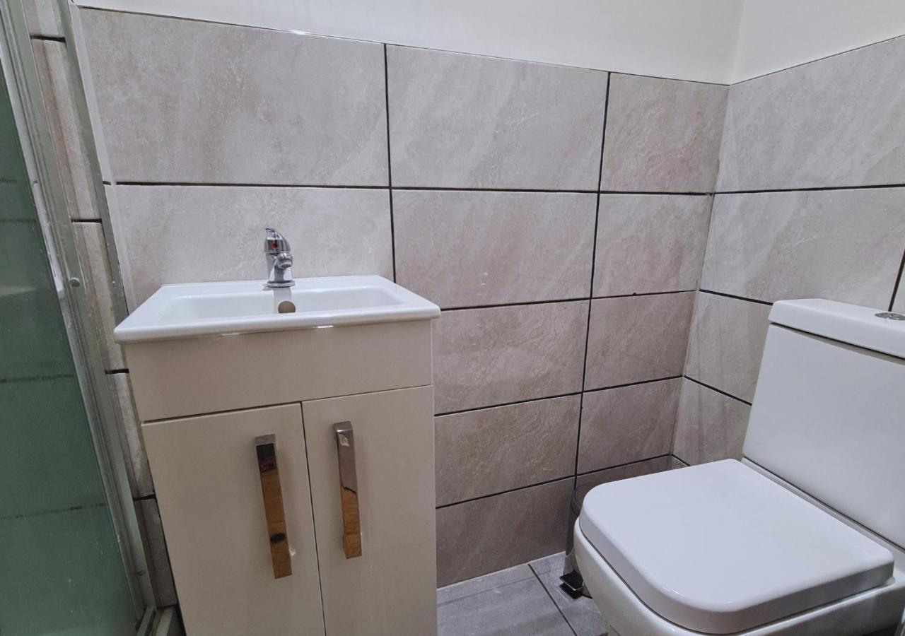 Modern 2 Bedroom Apartment In Peckham Лондон Екстериор снимка