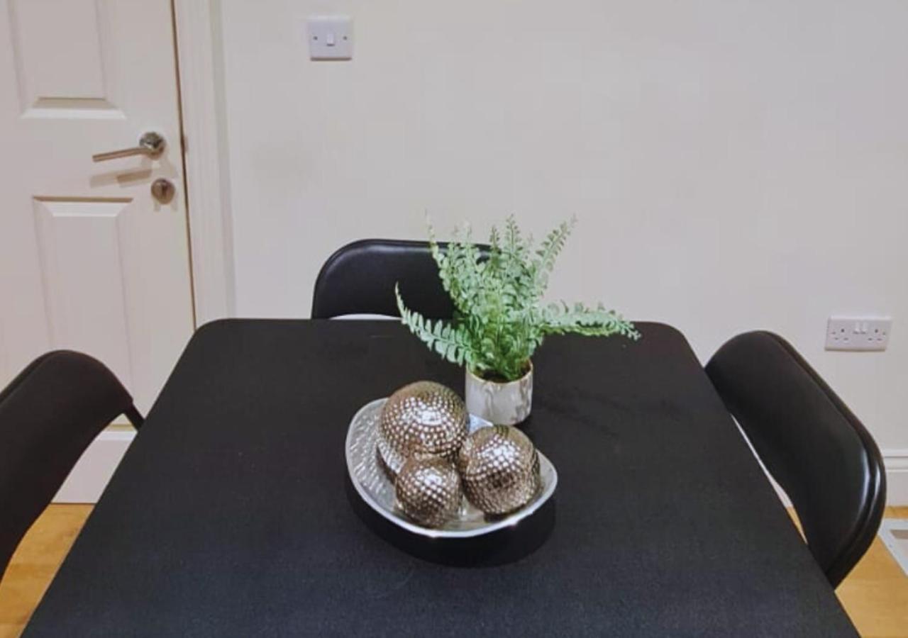 Modern 2 Bedroom Apartment In Peckham Лондон Екстериор снимка